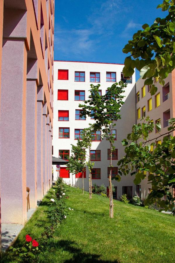 טיראנה Comfy Studio At 'Mangalem21 Complex' Parking-Wifi-Ac-View מראה חיצוני תמונה